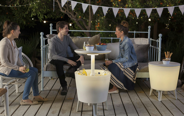 Mesa nevera iluminada para jard�n color blanco